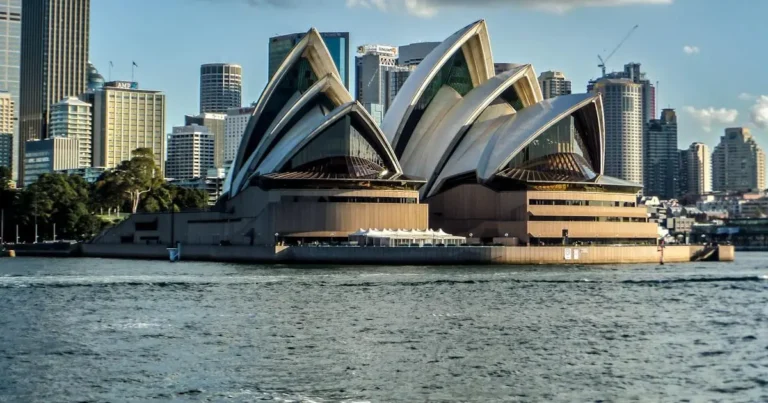 seguranca revelada portoes de acesso